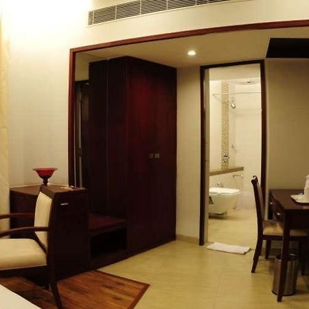 Lotus Park Hotel Bangalore Exterior photo