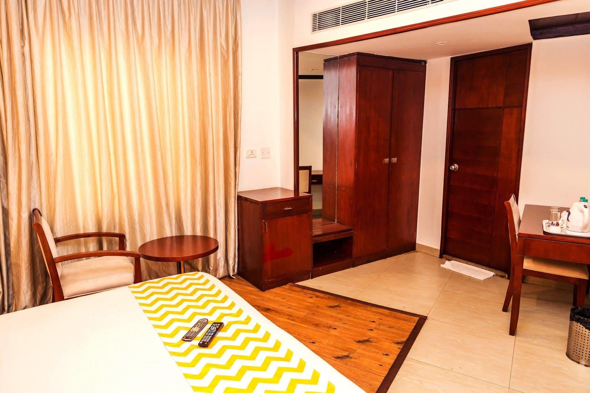 Lotus Park Hotel Bangalore Exterior photo