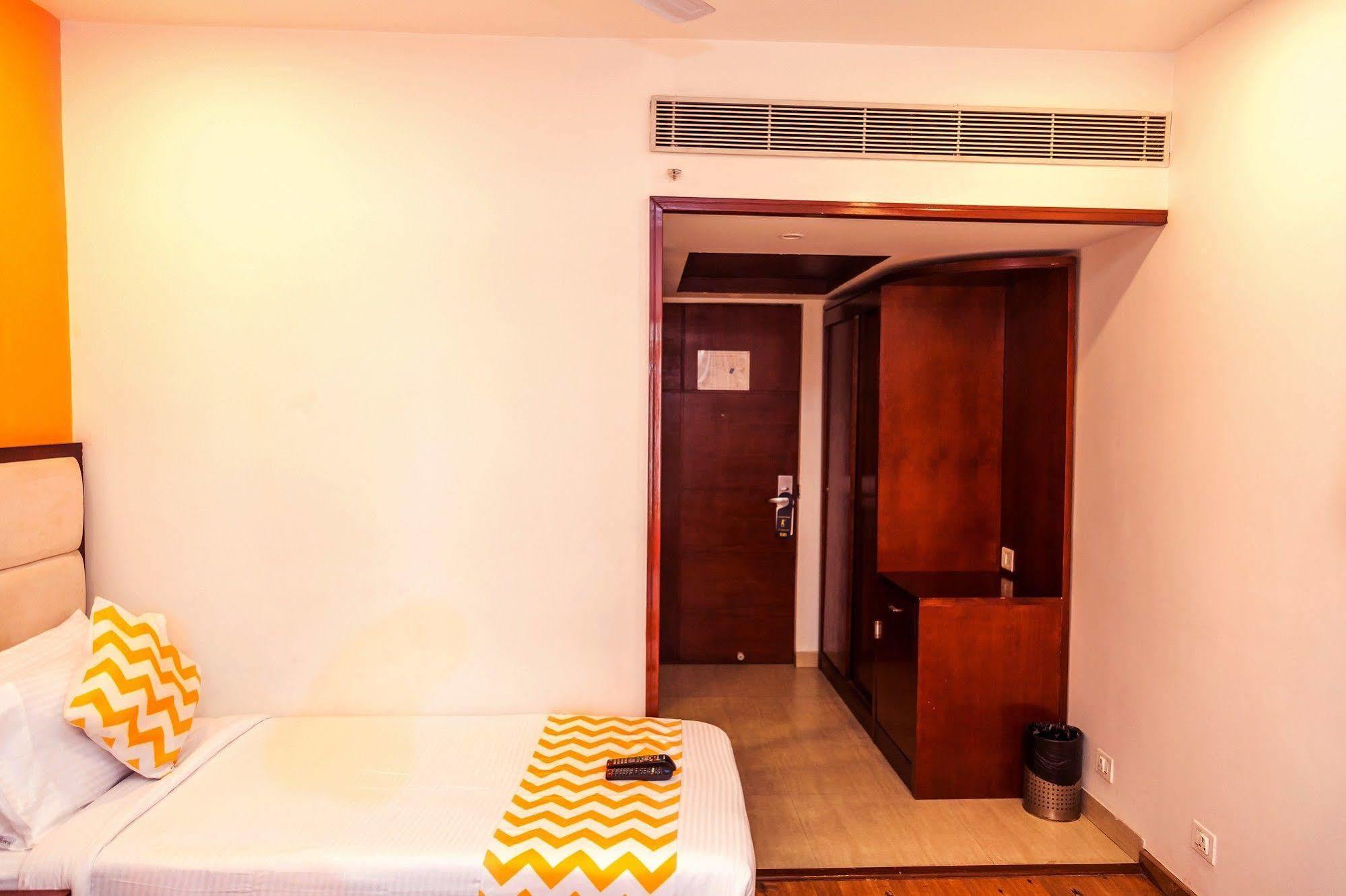 Lotus Park Hotel Bangalore Exterior photo
