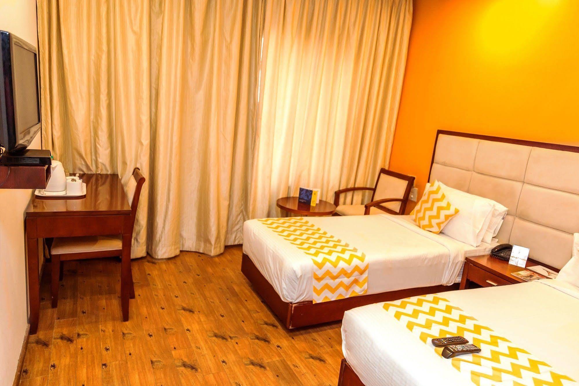 Lotus Park Hotel Bangalore Exterior photo